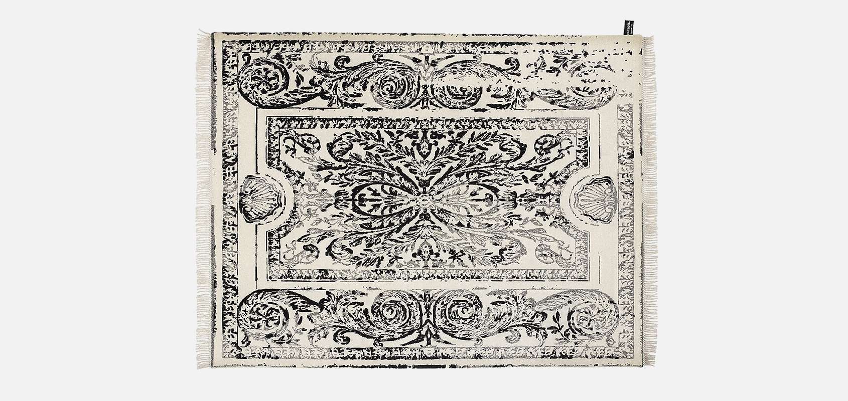 Traces de Savonnerie Full Rug - Black and White