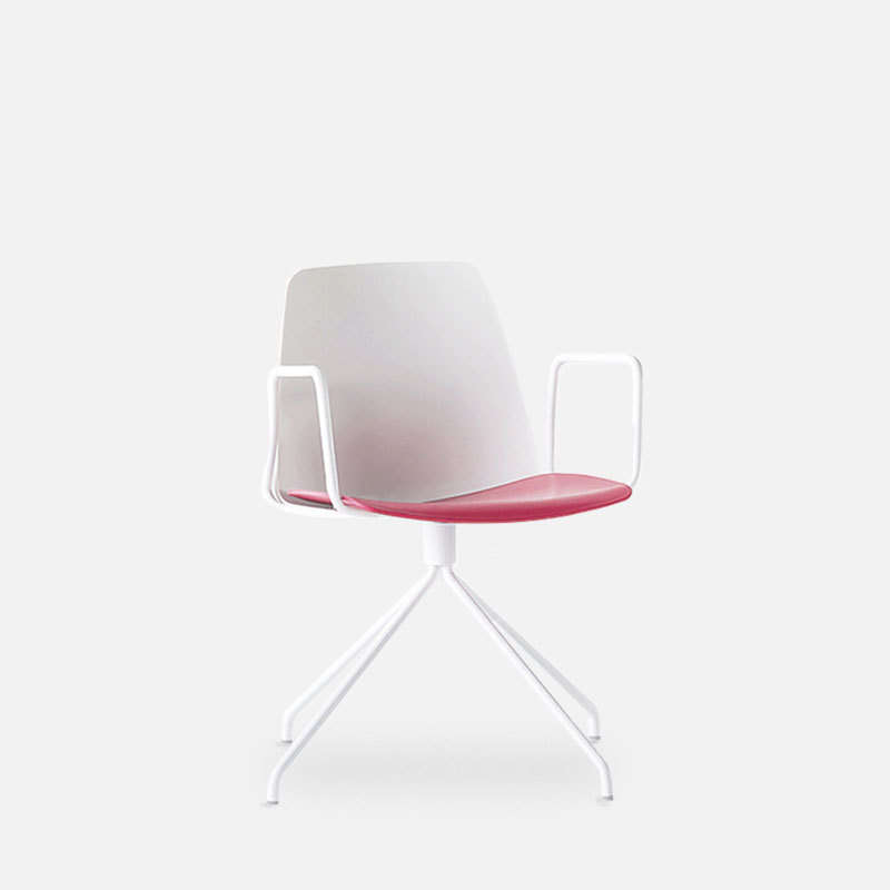 Unnia 4 Star Base Chair with Arms